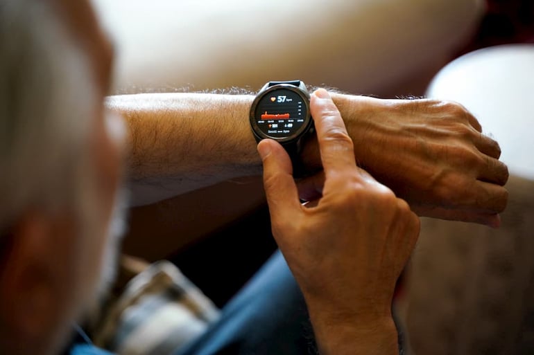 Beneficios de tener relojes inteligentes para personas mayores